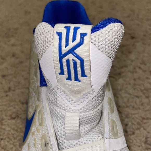 Nike Kyrie 3 Duke Basketball Shoes - w8.5 m7 - Picture 6 of 8